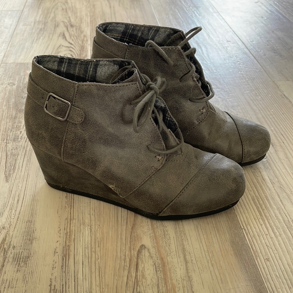 Womens gray booties